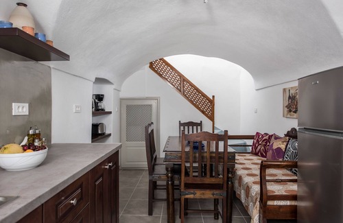 Megalochori Villa | Villa Aegeon Grande with Hot Tub