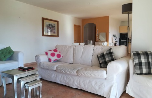 Caunes-Minervois Villa | VILLA AIIR-CONDITIONED/SWIMMING POOL/GARDEN/4 BEDR./2 BATHS/8BEDS/BOXWIFI