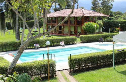 El Caimo House | Villa Alejandra Del Quindio