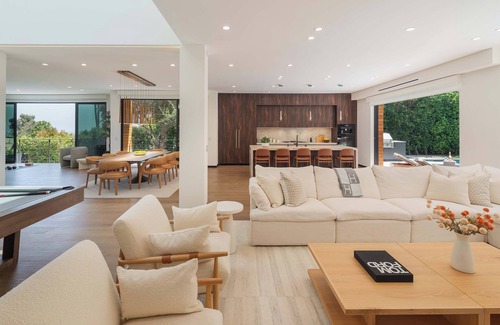 Hollywood Hills West Villa | Villa Alfi by LuxJB 🏆 Hollywood Hills Mansion with Iconic Views 🏆 Award-Winner