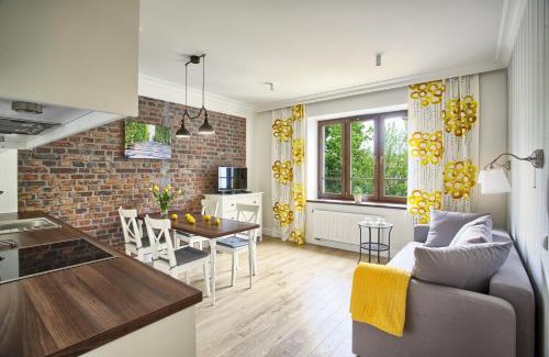 Orlowo Apartment | Villa Allegra Apartamenty z ogrodem i salą zabaw ,darmowy parking i leżaki, 5minut do morza