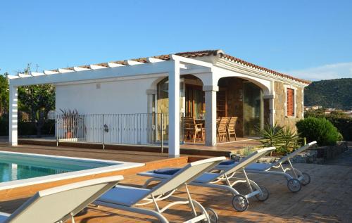 Tanaunella Villa | Villa Allegria, romantic luxury 300m from the beach, heated pool, firepit and sauna