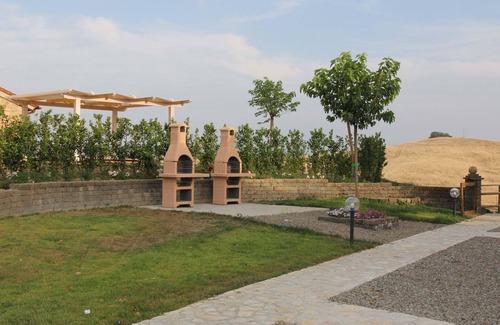 Lajatico Villa | Villa Altea, sourranded by Tuscan hills