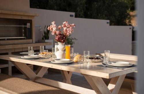 Maries Apartment | Villa Amada - Spacious & Modern Apartment, by Zantewize