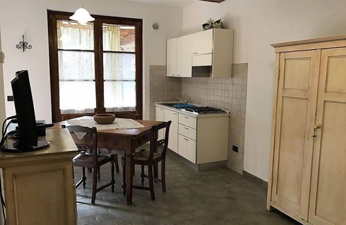Massa Marittima House | Villa Amarena L: A graceful studio apartment in the characteristic style of the Tuscan countryside, with Free WI-FI.