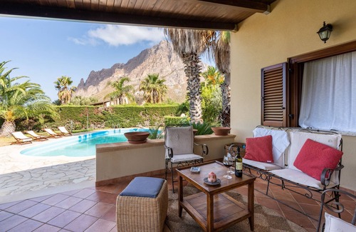 Custonaci Villa | Villa 'Amazing Sunset' with Sea View, Wi-Fi and Air Conditioning