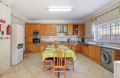 Montechoro Villa | Villa 'Andorinhas' with Private Pool, Wi-Fi and Air Conditioning