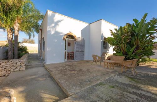 Torre Lapillo House | Villa Andrea House by BarbarHouse