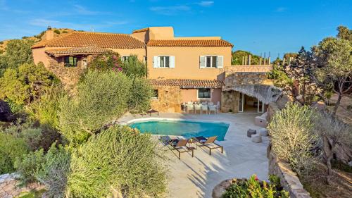 Liscia di Vacca Villa | VILLA ANGA 10&1, Emma Villas