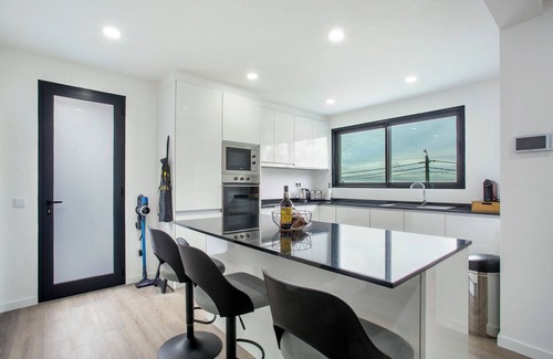 Monte Villa | Villa 'Angela' with Sea View, Private Pool and Wi-Fi