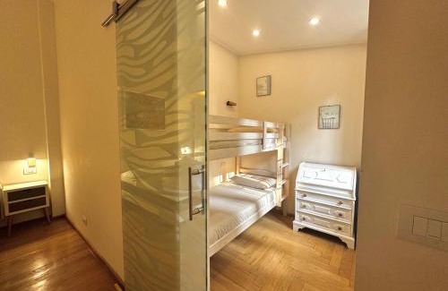 Vallecrosia Apartment | Villa Angelina Holiday Homes I Casa UG I Villa del 700 I Giardino I 4 ospiti I Mare 5 min I Parcheggio privato