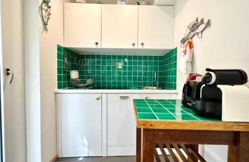 Vallecrosia Apartment | Villa Angelina Holiday Homes I Casa UG I Villa del 700 I Giardino I 4 ospiti I Mare 5 min I Parcheggio privato