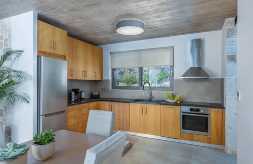 Kateleios Villa | Villa Angelos - Three Bedroom Villa, Sleeps 8