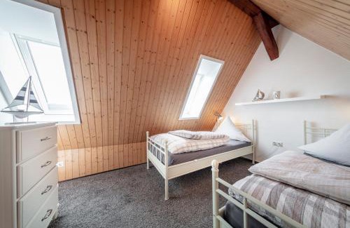 Burg auf Fehmarn Apartment | "Villa Anker" Dachgeschoss - links