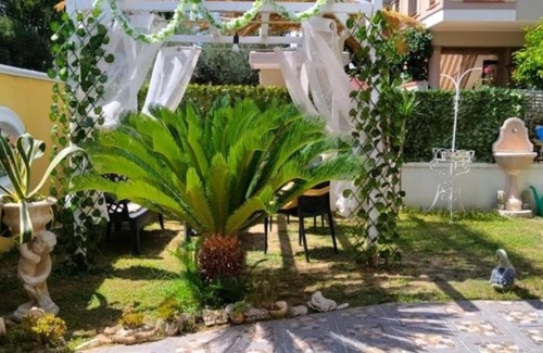 Montesilvano Apartment | Villa Annamaria :Family Room with Bathroom