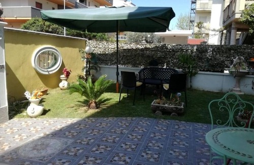 Montesilvano Apartment | Villa Annamaria :Family Room with Bathroom