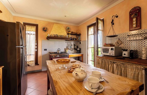 Castelfiorentino Villa | Villa 'Antica Sosta Renai' with Private Pool, Private Terrace and Wi-Fi