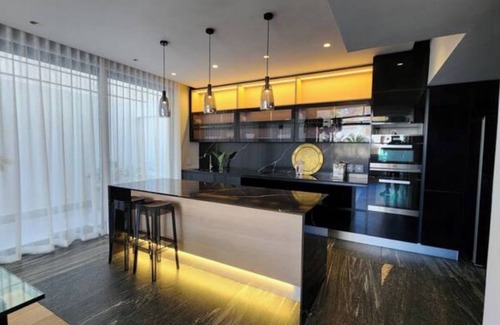 Sea Point Villa | Villa Apartment in the heart of Bantry Bay.