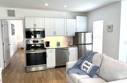 Mango Groves Villa | Villa Aqua Historic fully restored villa close to beach and down town