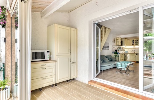 Gruissan House | Villa ARCADELLE, 2 air conditioned, up to 6 pers. 3 bedrooms, 150 meters from the beach, WIFI