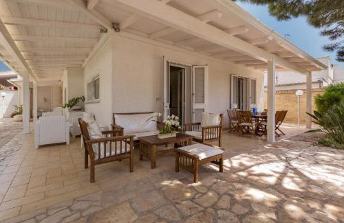 Torre Lapillo Villa | Villa Ariel by BarbarHouse