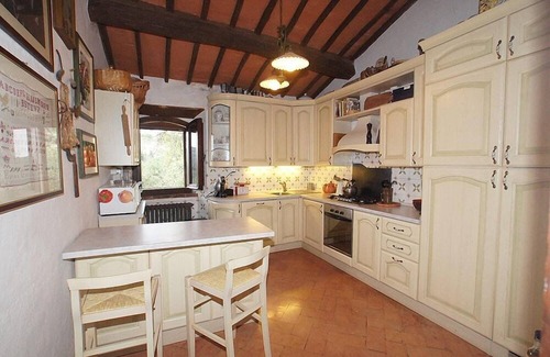 Castellina in Chianti House | Villa Arnica A: A characteristic and welcoming ancient tuscan country house surrounded by vineyards and olive groves, with Free WI-FI.