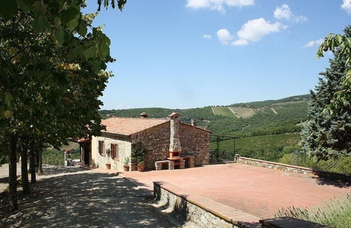 Castellina in Chianti House | Villa Arnica A: A characteristic and welcoming ancient tuscan country house surrounded by vineyards and olive groves, with Free WI-FI.