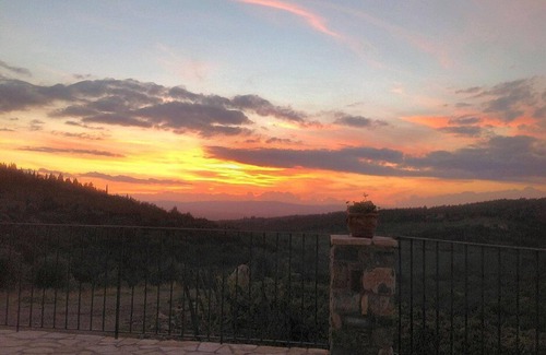 Castellina in Chianti House | Villa Arnica A: A characteristic and welcoming ancient tuscan country house surrounded by vineyards and olive groves, with Free WI-FI.