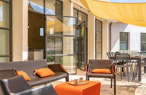 Villevieille Villa | Villa Art Déco - Stylish villa with extra long pool in Sommières