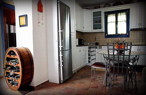 Akrotiri Villa | Villa Athena with 2 Jacuzzi's Santorini