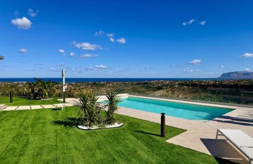 Castellammare del Golfo Villa | Villa Aversa by PosarelliVillas