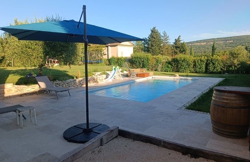 Valaurie Villa | Villa Avec Belle Vue, Piscine et Terrain de Pétanque