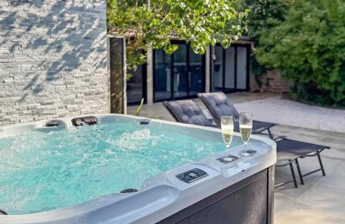 Triel-sur-Seine House | Villa avec jacuzzi, sauna&cinéma