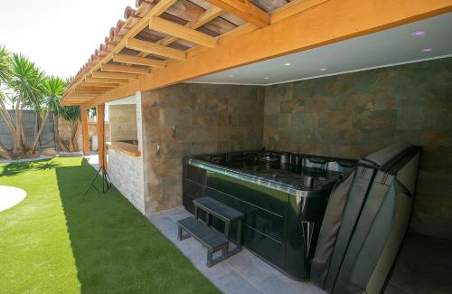 14th Arrondissement Villa | Villa avec Piscine et Jacuzzi privés - Marseille