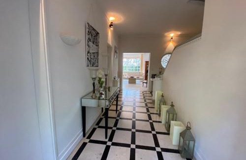 Arcachon Villa | Villa avec Piscine Intérieure, 5 Chambres, Proche Plage et Commerces à Arcachon - FR-1-374-220