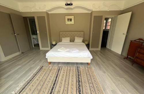 Arcachon Villa | Villa avec Piscine Intérieure, 5 Chambres, Proche Plage et Commerces à Arcachon - FR-1-374-220