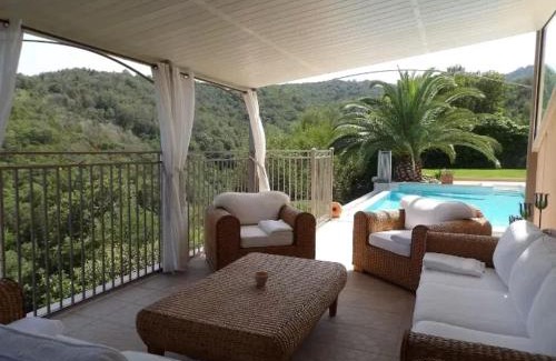 Sari-Solenzara Villa | Villa avec vue sur la mer à Sari-Solenzara, piscine privée