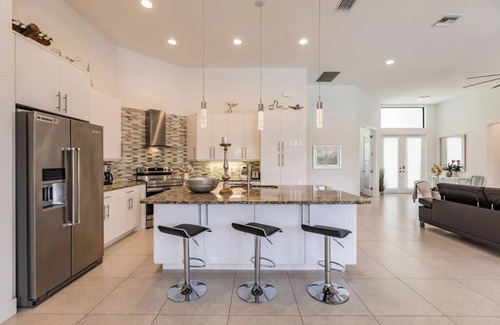 Pelican Villa | Villa Aviator