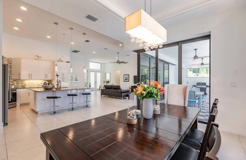 Pelican Villa | Villa Aviator