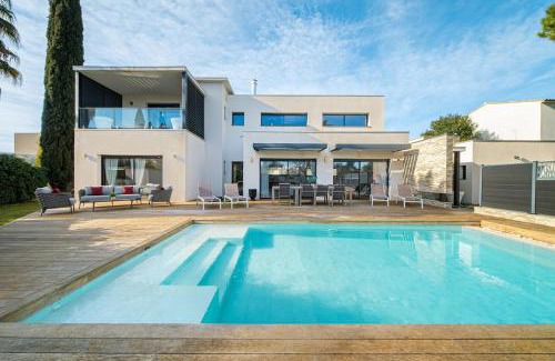 Castelnau-le-Lez Villa | Villa Azurea - At the gates of Montpellier - 10 p