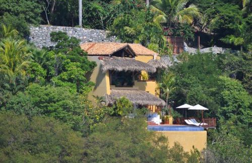 Zihuatanejo Villa | Villa Bahia at StayPV
