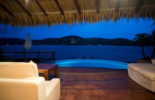 Zihuatanejo Villa | Villa Bahia at StayPV
