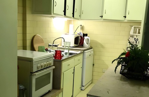 Olivais Villa | Villa 'Bairro' with Private Terrace, Private Garden and Wi-Fi