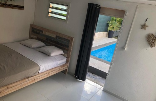 Gourbeyre House | Villa bassin bleu