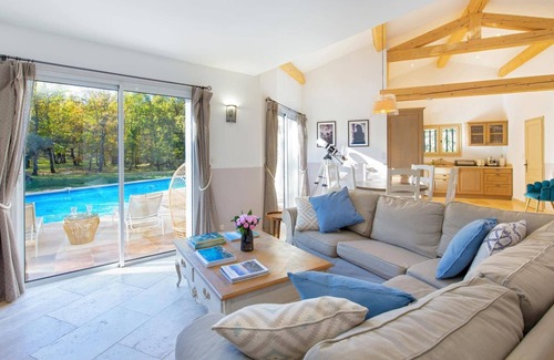 Mons Villa | Villa Beauregard by Villa Plus