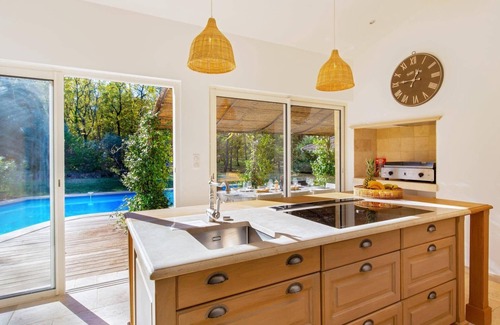 Mons Villa | Villa Beauregard by Villa Plus