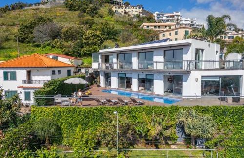 Santo Antonio Villa | Villa Beausoleil by Homie