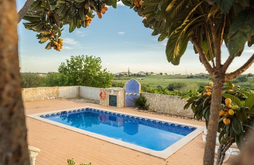 Barrocal Villa | Villa 'Bee Home Alojamento Local' with Private Pool, Private Terrace and Wi-Fi