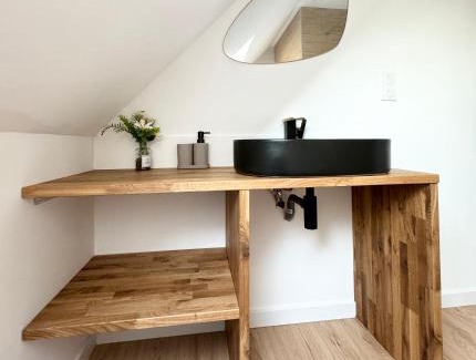 Benodet Apartment | Villa Bel'Odet, appartements modernes au calme, terrasses pour les T2, grand jardin et parking gratuit, à 5 min des plages de Bénodet
