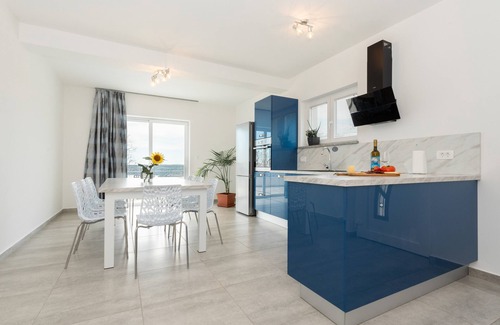 Brovinje Villa | Villa Bella Vista for 8 people with sea view, heated pool & wellness - only 1,5 km from beach